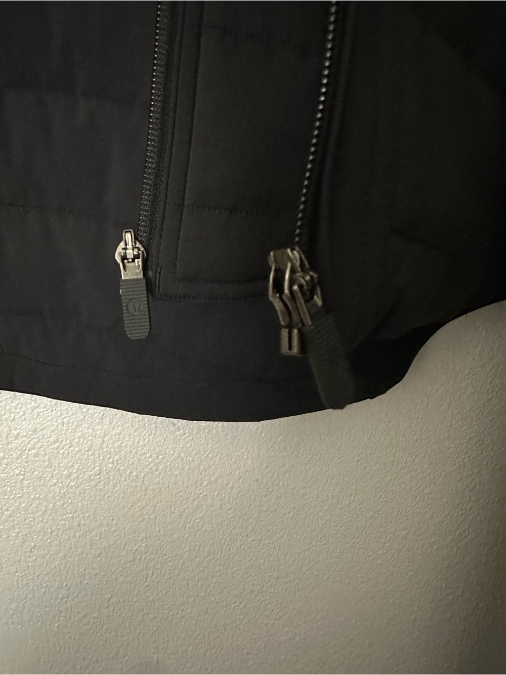 LULULEMON ๐ Black Hooded Puffer Jacket Size 8 - removable hood - Picture 3 of 6